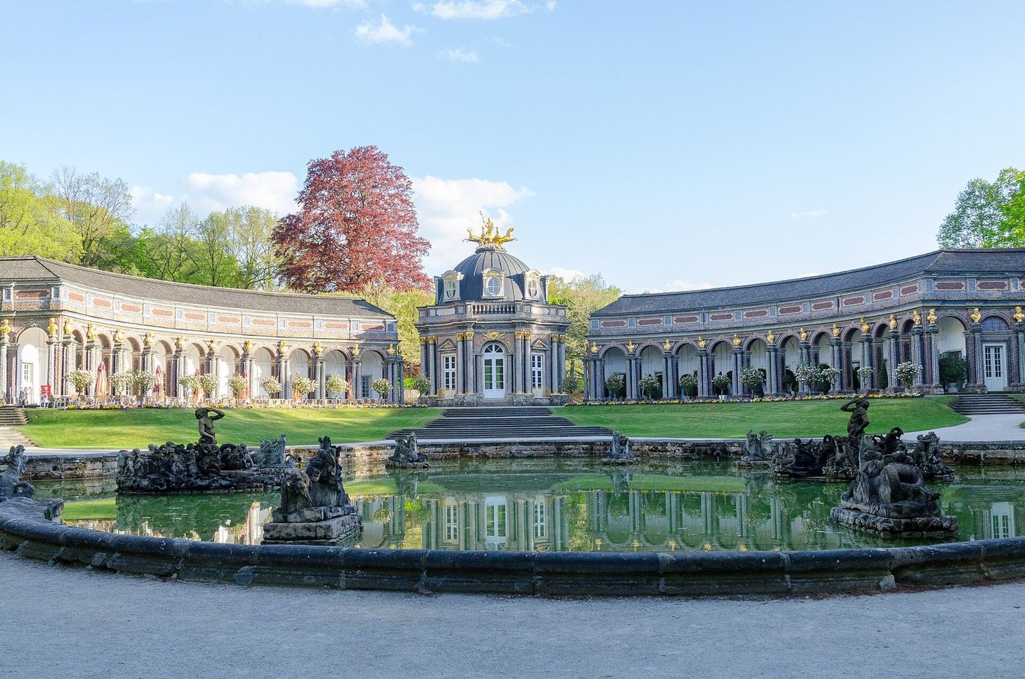 Eremitage: Temple of the Sun with pool