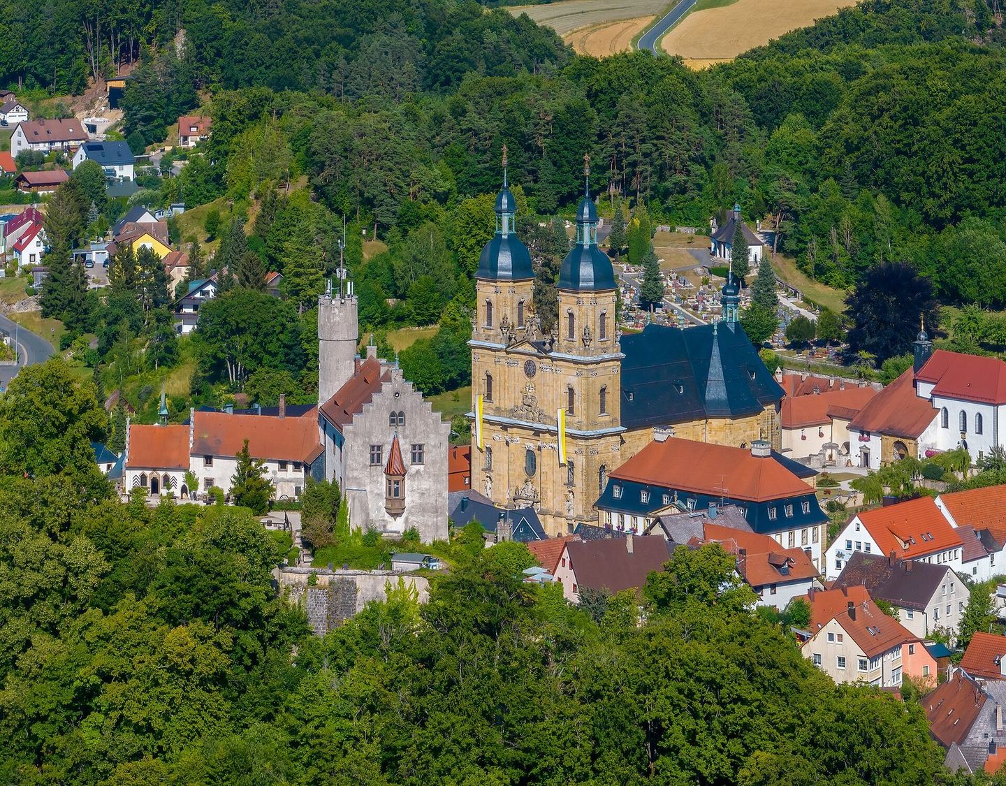 Gößweinstein: castle and basilica from above