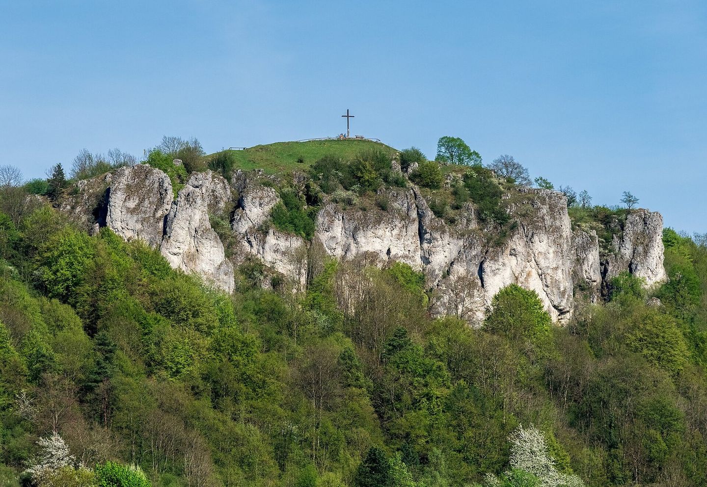 Walberla: Rodenstein with summit cross